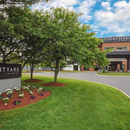Courtyard Boston Raynham Hotel Bagian luar foto